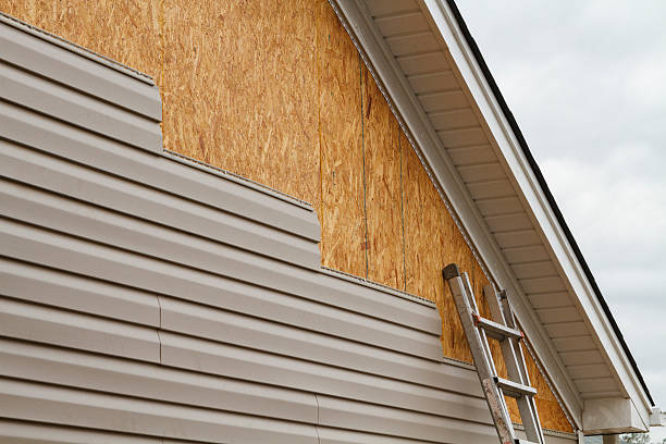 Professional Siding Repair technician working in Crestline, OH